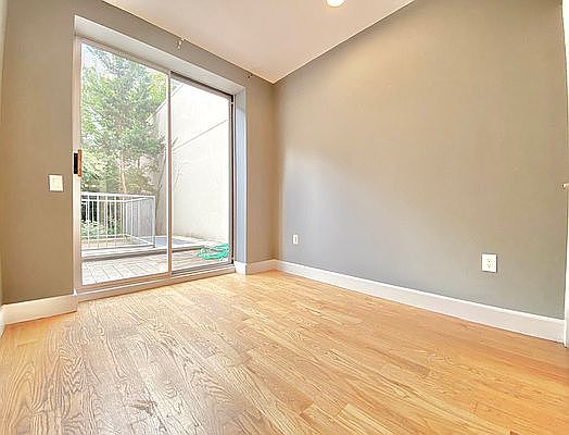 3rd image of 42 Meserole St #101