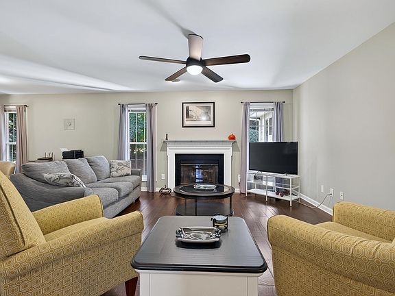 5th image of 2312 Maplegreen Ln