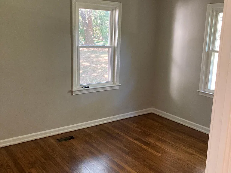 108 E Acres Dr SE — Photo 11