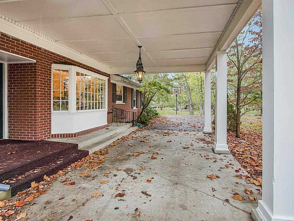 4th image of 143 Rossmoyne Dr