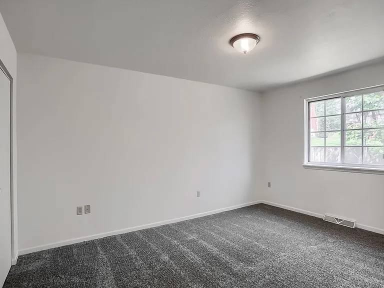 Kittery Ridge — Photo 16