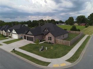 2000 Decker Rd, Pea Ridge, AR 72751