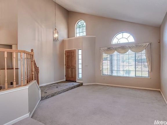 4th image of 4831 Castana Dr