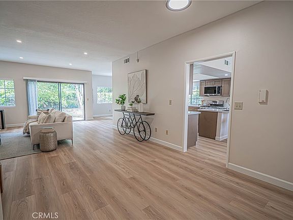 2nd image of 6527 Beachview Dr
