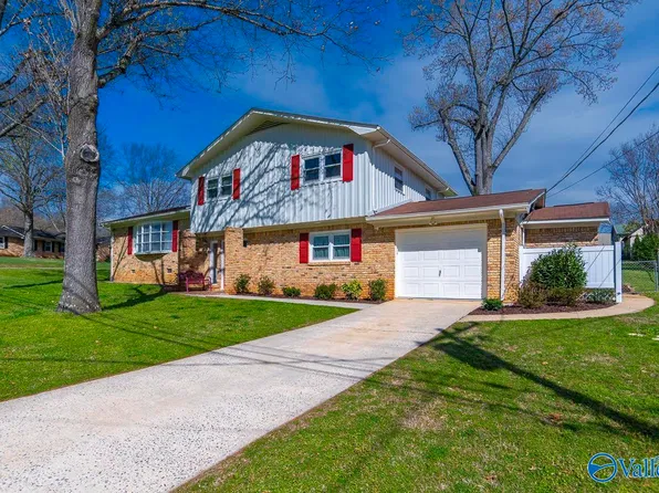 7607 Peacock Dr SW, Huntsville, AL 35802