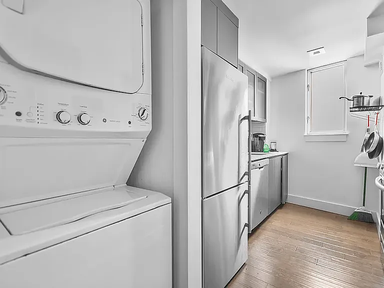 308 E 38th St #16A — Photo 4
