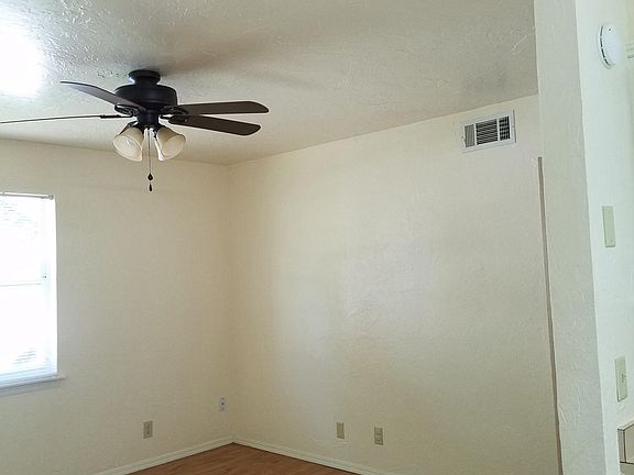 2nd image of 407 SE 4th St APT 10