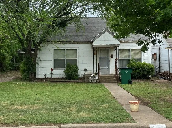 1007 W Payne St, Olney, TX 76374