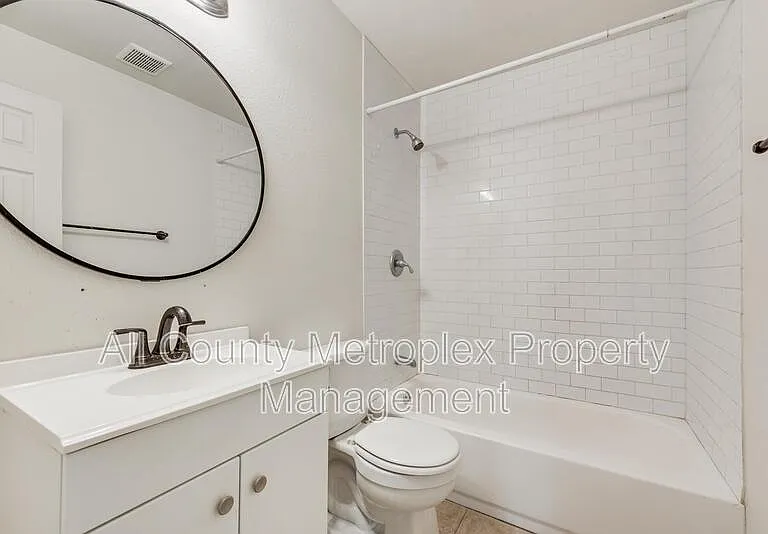 1303 S Medora St #4 — Photo 8