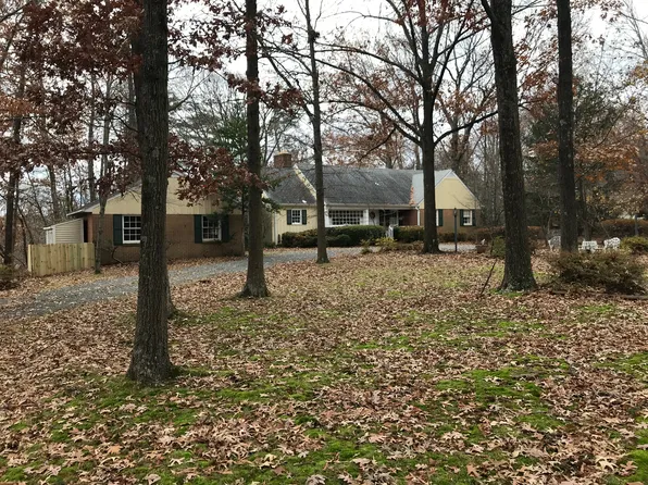 4812 Maury La, Alexandria, VA 22304