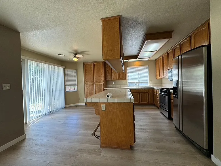 1820 Bayberry Ln — Photo 5