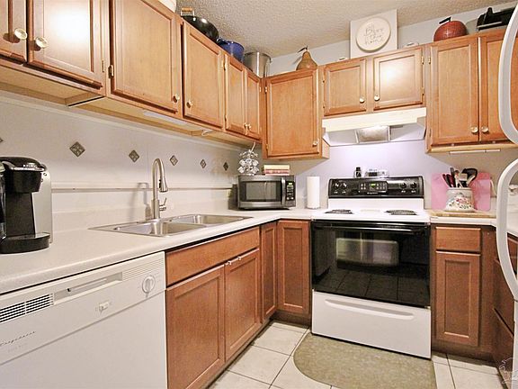 3rd image of 2337 Wyatt St #A & B
