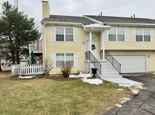 1025 Castleshire Dr #14C, Woodstock, IL 60098