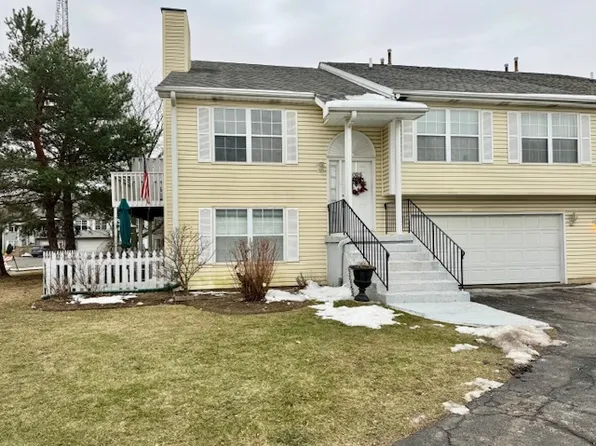 1025 Castleshire Dr #14C, Woodstock, IL 60098