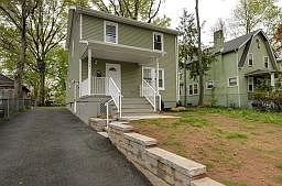 2nd image of 1648 W 3rd St