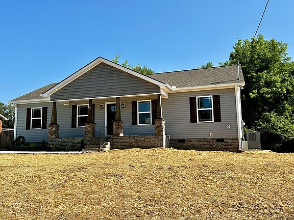 3rd image of 129 Enden Ave