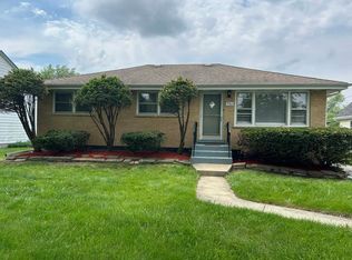 782 N Van Auken St, Elmhurst, IL 60126