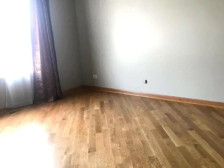 Huge Master Bedroom 17x14ft!