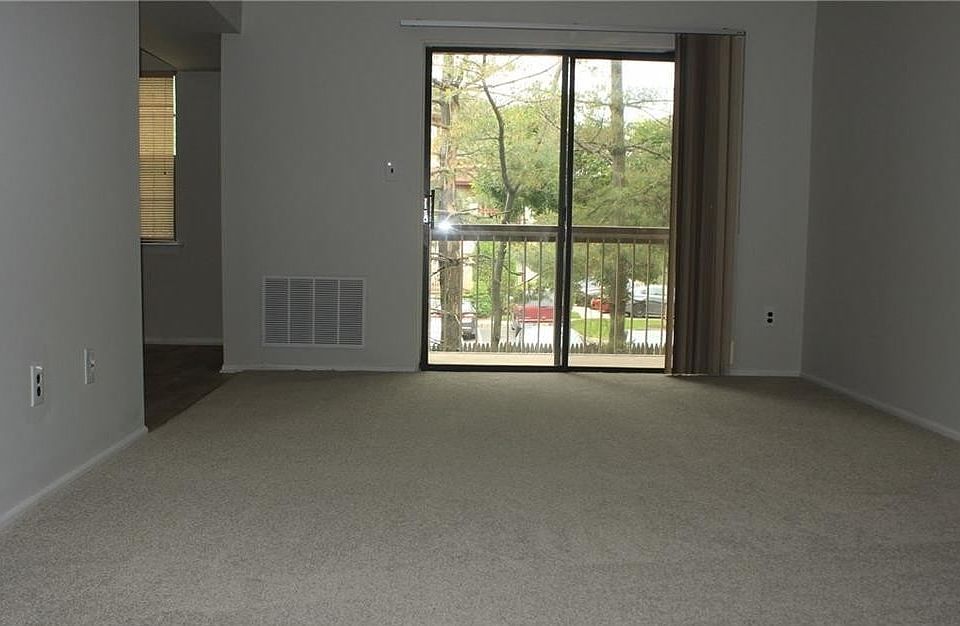 LIVING ROOM (PHOTO TAKEN PRIOR TO RENOVATION)