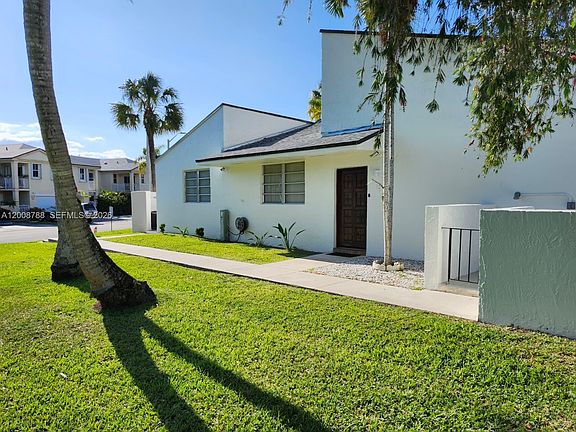 4th image of 9195 Fontainebleau Blvd APT 6