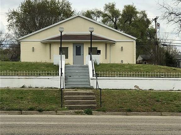 3rd image of 550 E Main St