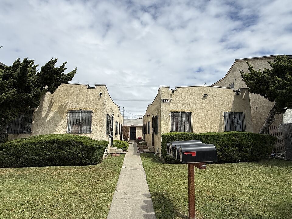 1st image of 633 W 79th St