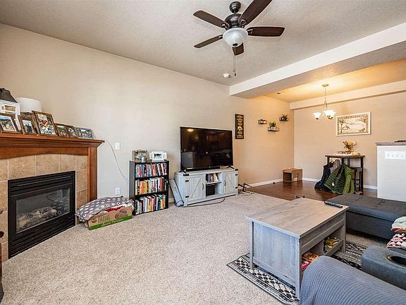 3rd image of 1697 Burr Dr