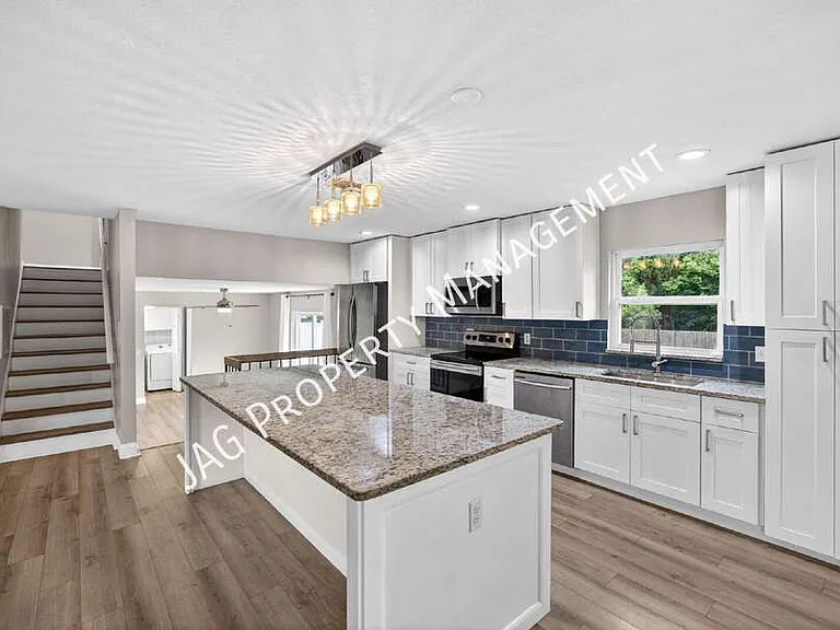 1046 Winter Springs Blvd — Photo 8