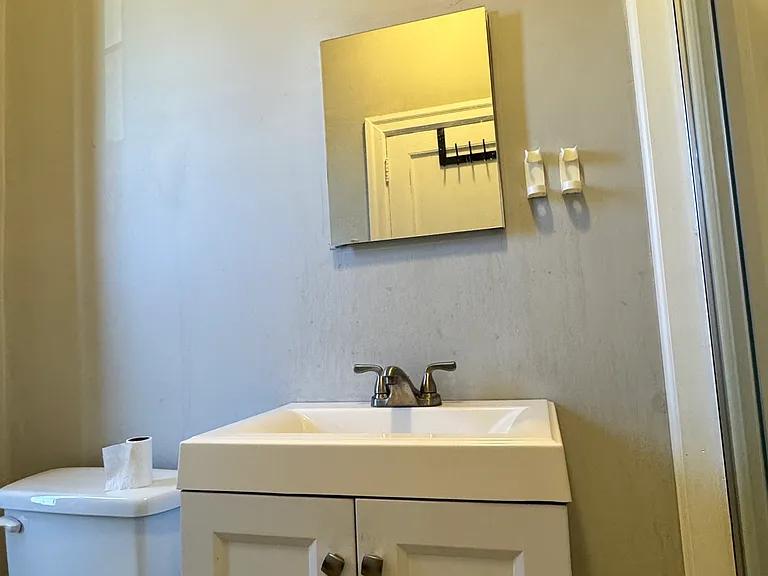 551-53 Hellerman St #1F — Photo 6