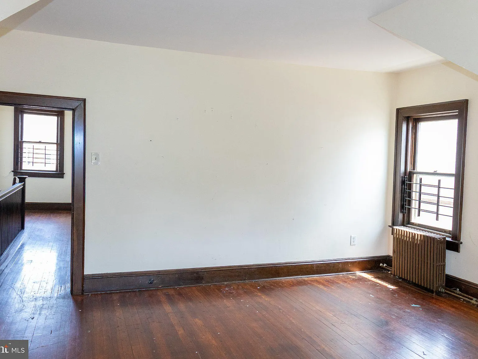 5 bed, 2.0 bath, 3086 sqft, $2,500 — Photo 2
