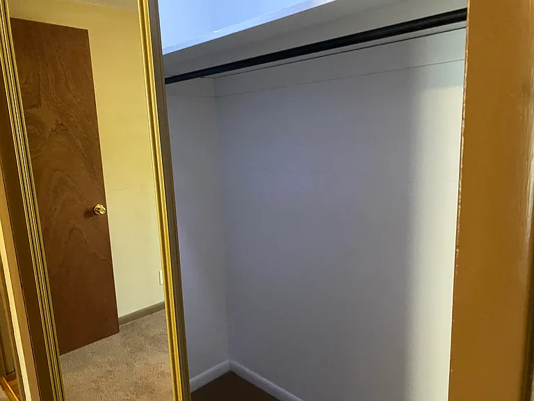 208 E Maiden Ln — Photo 26