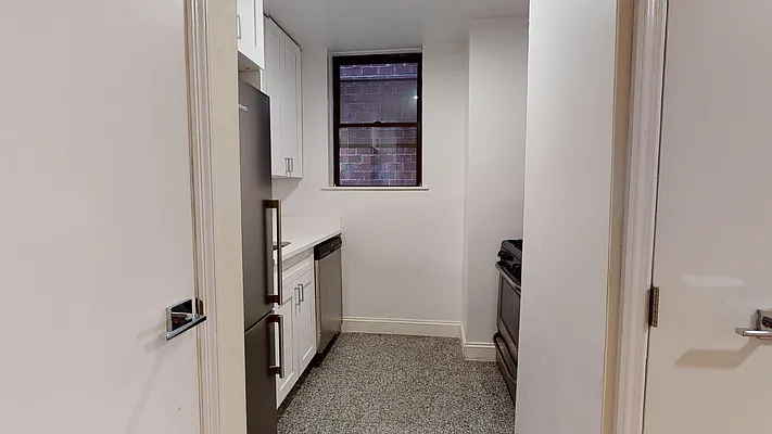 Rented by Bond New York | media 26