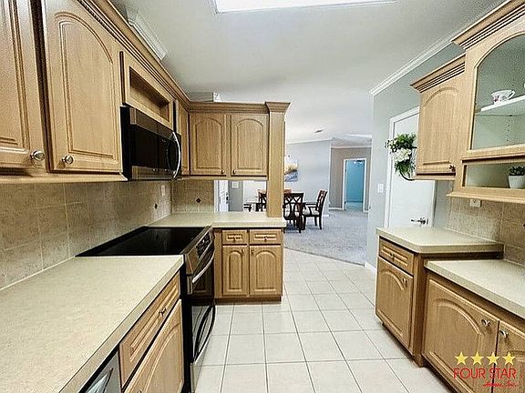 3rd image of 366 Hacienda