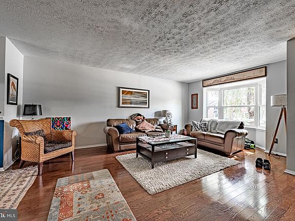 3rd image of 51 Stone Park Pl