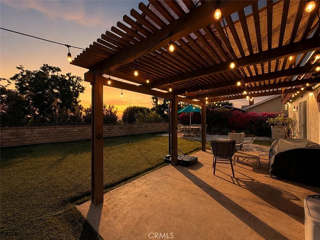 4 bed, 1640 sqft, $7,250 — Photo 1