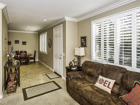 5th image of 27453 Hazelhurst St Unit 2
