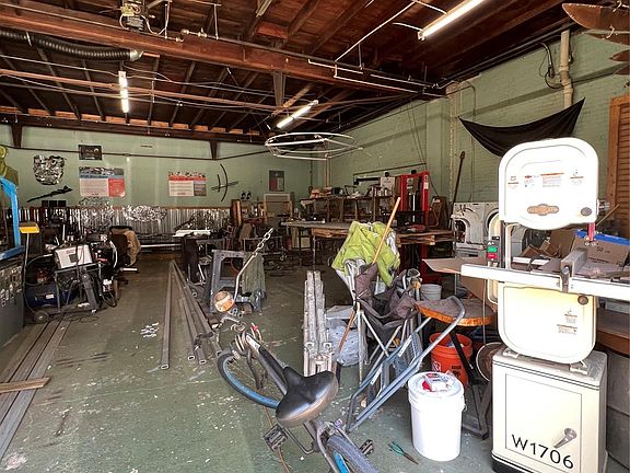 4th image of 2514 Church St