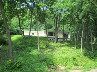 W6911 Round Hill Rd, Arkansaw, WI 54721