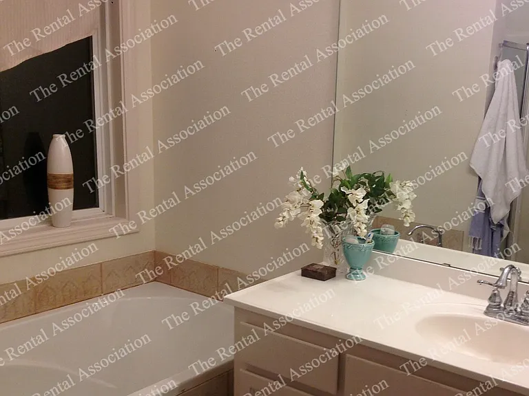 2302 Desiree St — Photo 3