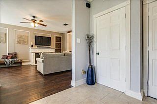 5th image of 9020 S Crest Dr