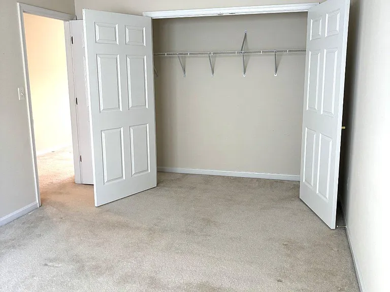 13724 Fieldstone Way — Photo 32