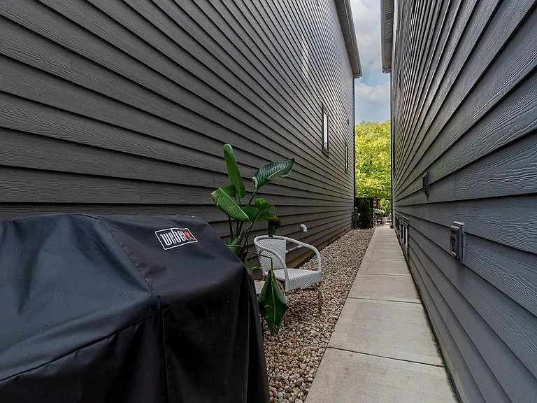 1725 S Ruble St — Photo 33