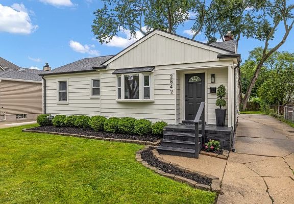 2nd image of 2842 Oakshire Ave