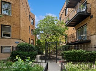 1225 W Greenleaf Ave APT 2E, Chicago, IL 60626