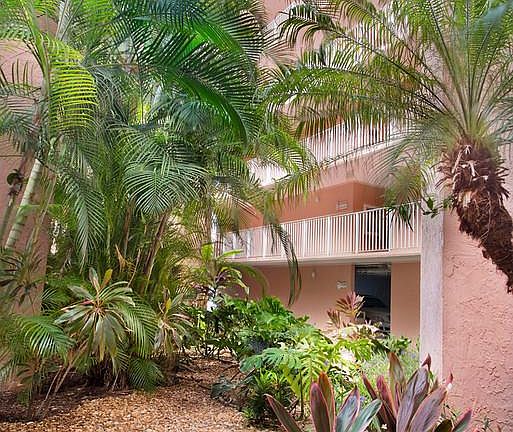 3rd image of 3930 S Roosevelt Blvd APT 214W