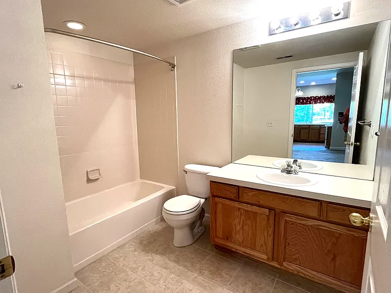 5225 White Willow Dr #H110 — Photo 14