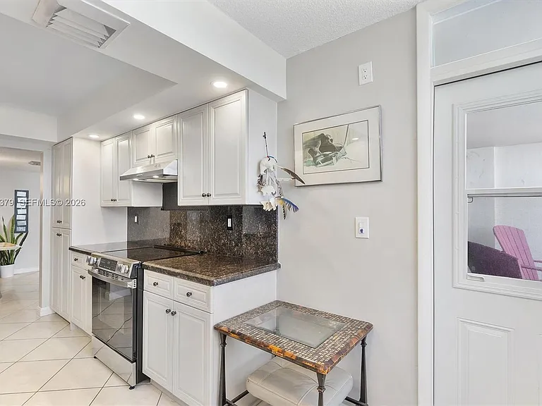 18031 Biscayne Blvd #1401 — Photo 18