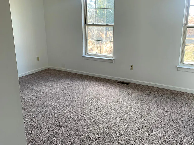 821 Ridgewood Dr — Photo 5