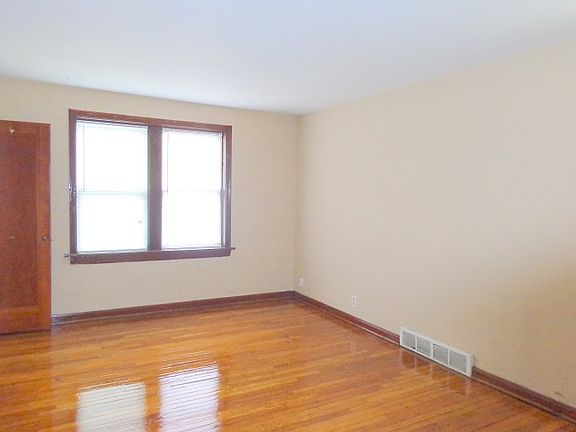 2nd image of 4112 S Compton Ave