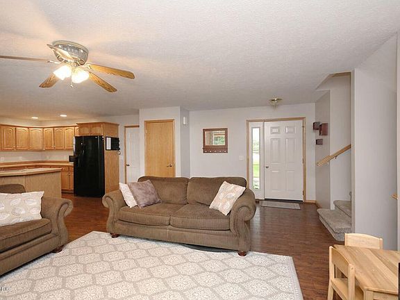 5th image of 2262 Oak River Ln